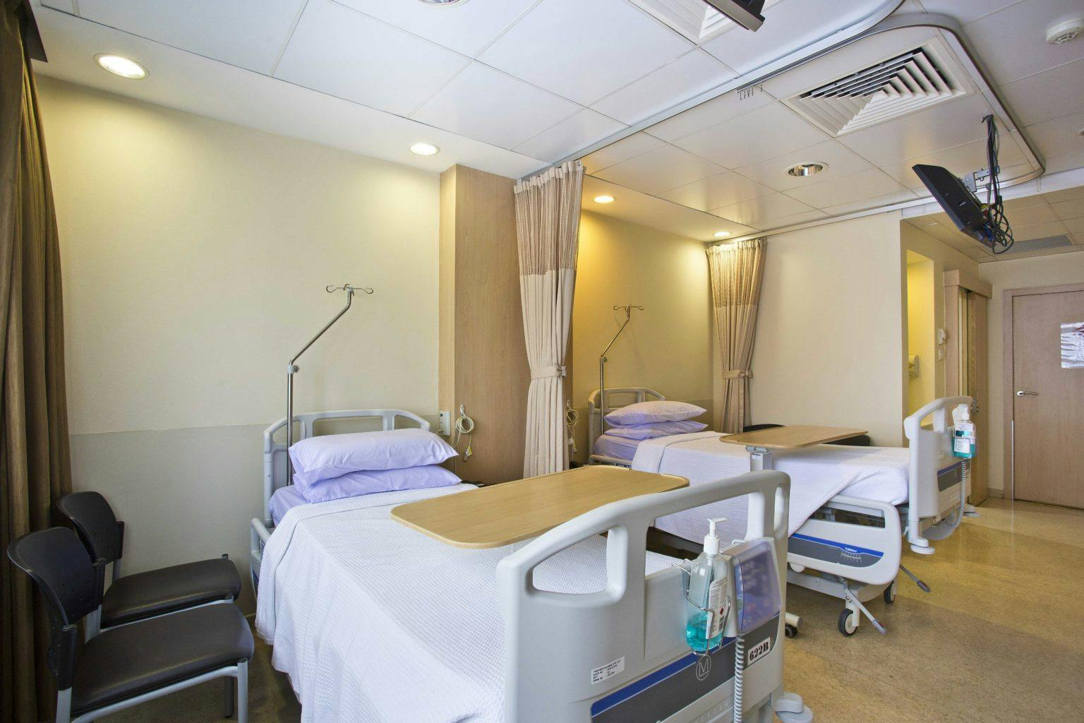 Thomson Medical Centre 2-bedded room