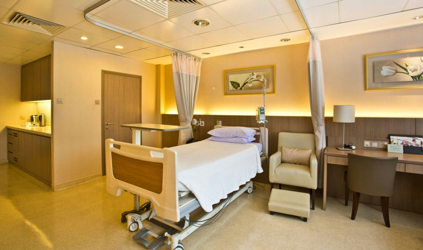 Thomson Medical Centre Balmoral Suite room
