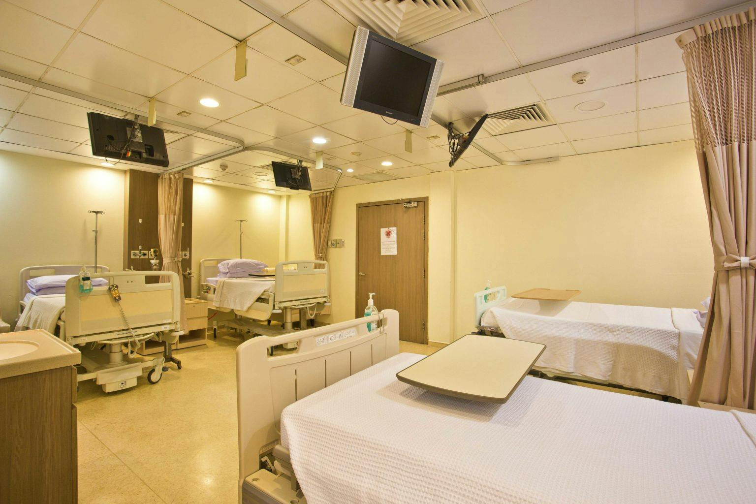 Thomson Medical Centre 4-bedded room view